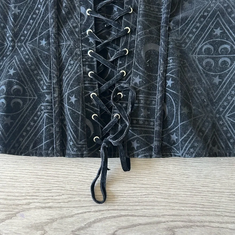 Goth Solar Corset w/ Lace Detail - Picture 3 of 5